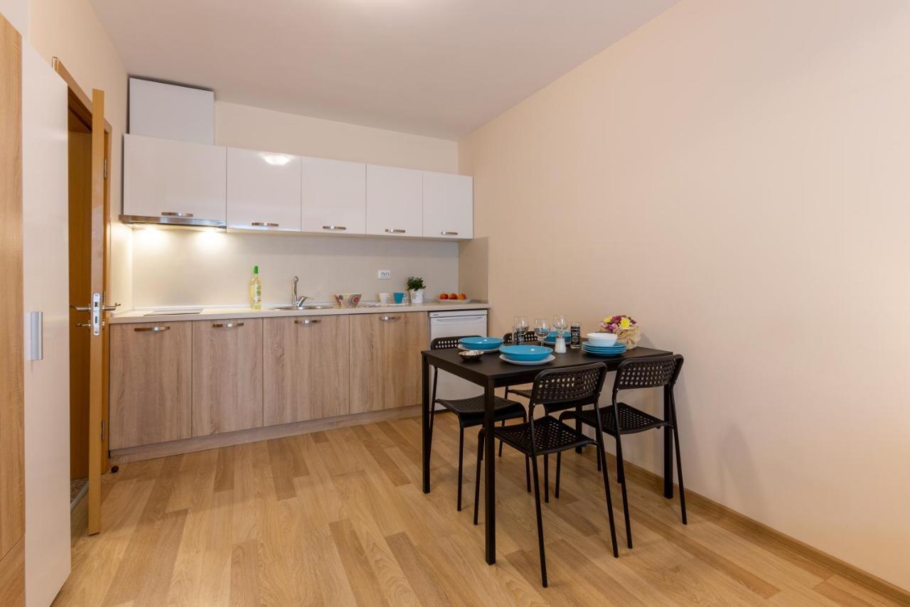 Apartments Flora Burgas City Exterior foto